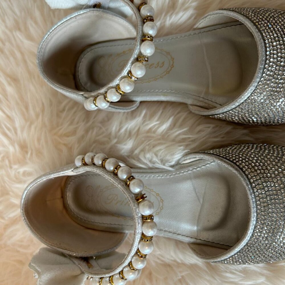 🌸 Elegant Blooms Flower Girl Dress & Rhinestone Shoes🌸 - Picture 6 of 11